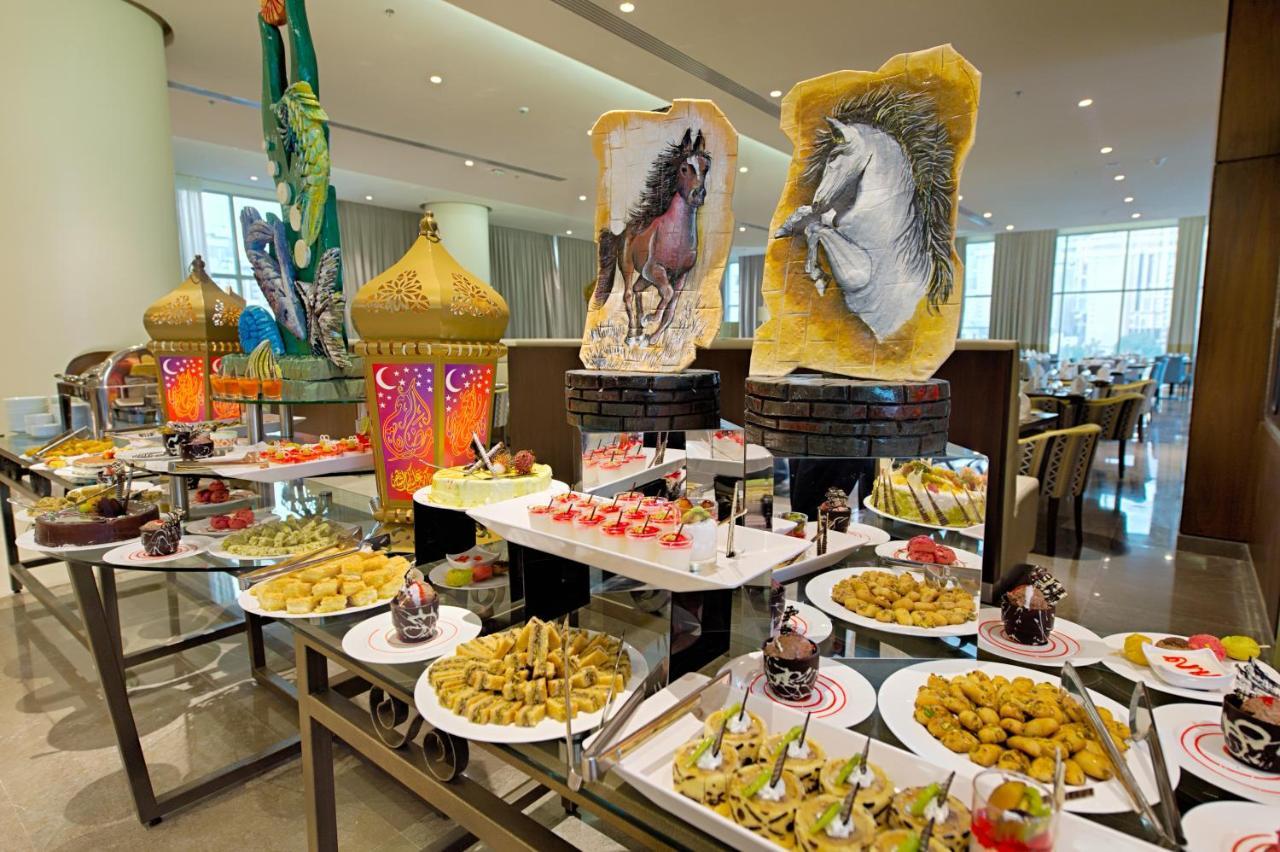 Holiday Suites Al Azizia Mekka Exteriér fotografie A buffet at the Jumeirah Jumeirah Hotel