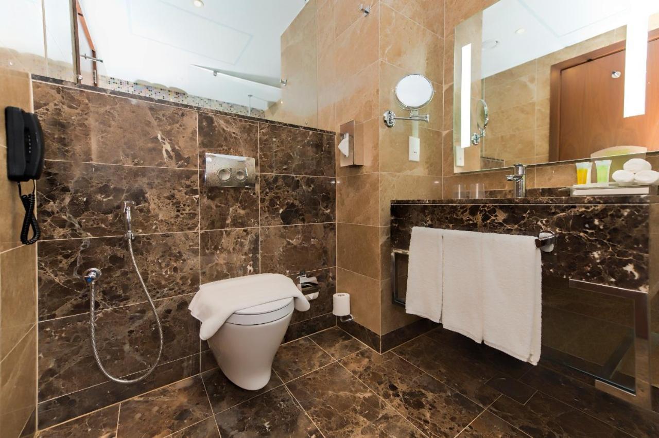 Holiday Suites Al Azizia Mekka Exteriér fotografie Bathroom
