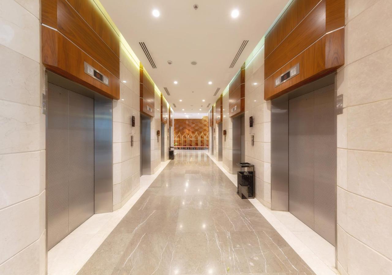 Holiday Suites Al Azizia Mekka Exteriér fotografie The hotel's interior